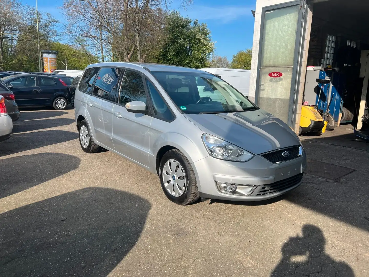 Ford Galaxy 2.0 TDI Climatronic-E Fenster-7 Sitze Silber - 1