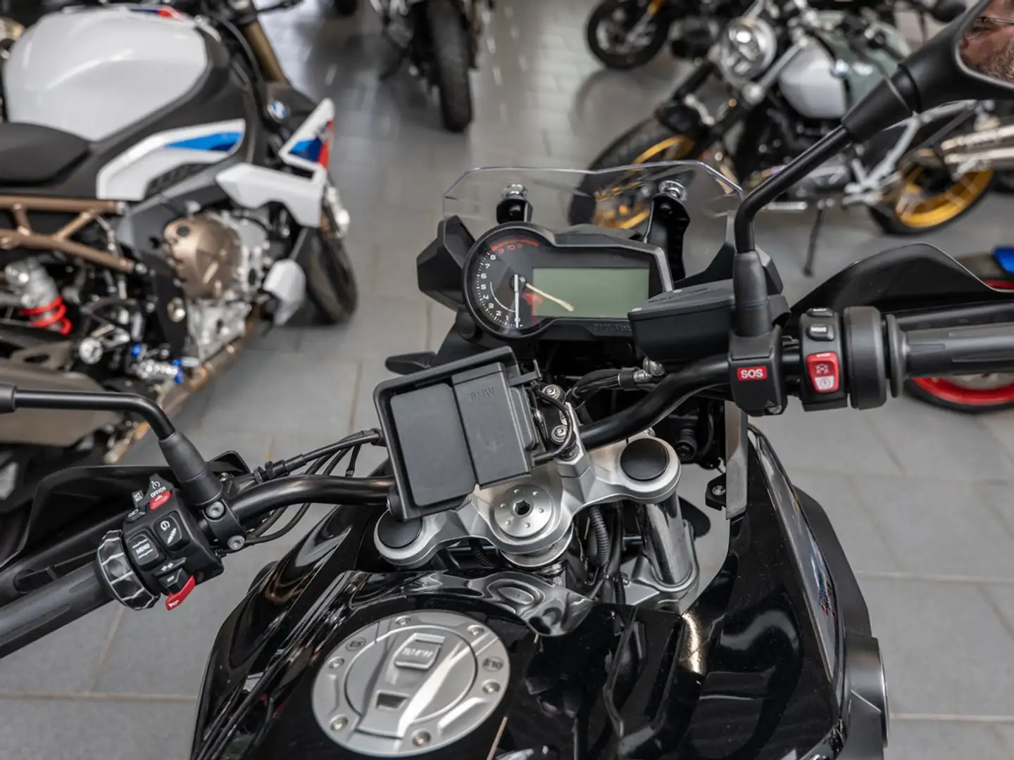 BMW F 750 GS Triple Black TOUREN-P. DYNAMIC-P. Černá - 2