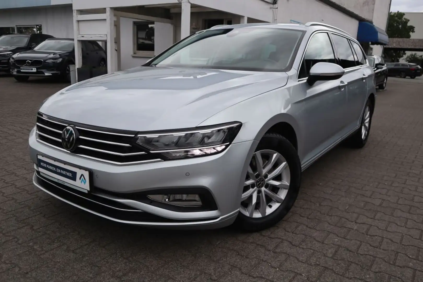 Volkswagen Passat Variant Passat Variant 2.0 TDI SCR DSG Business|NAVI|R-CAM - 1