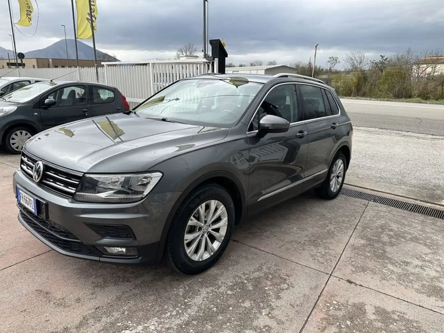 Volkswagen Tiguan 1.6 TDI BUSINESS 115CV Grigio - 2