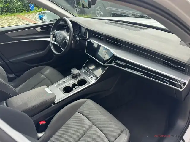 Audi A6 view 14
