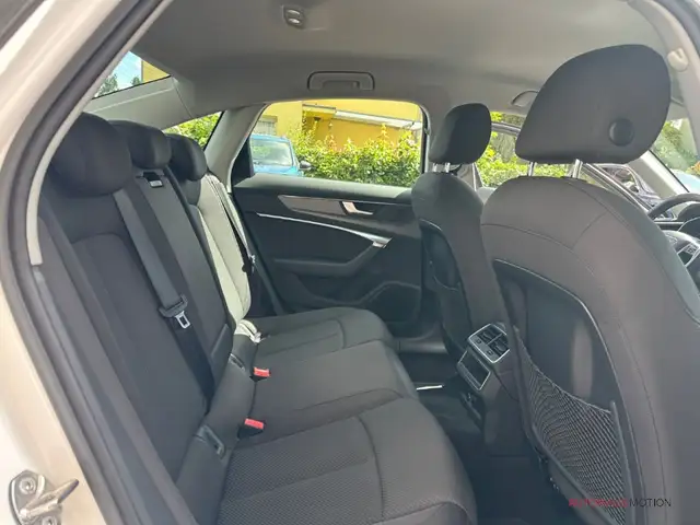 Audi A6 view 13