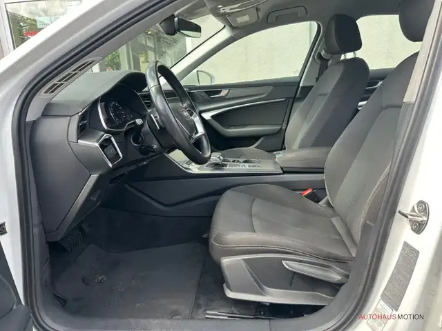 Audi A6 view 10