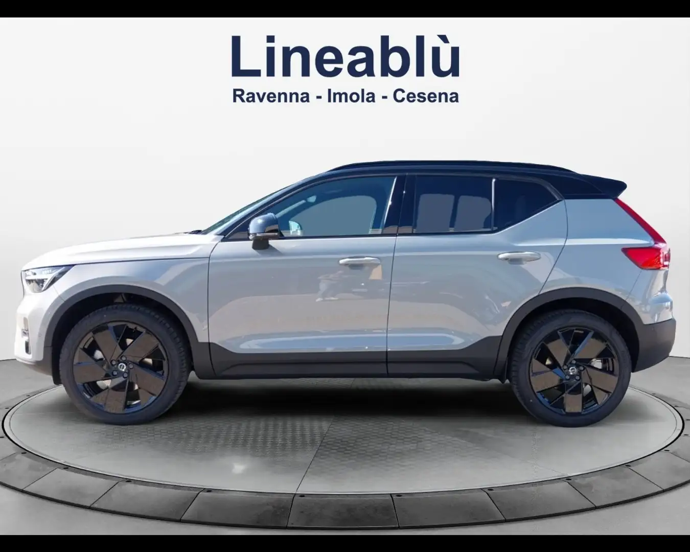 Volvo XC40 Ultra Black Edition B3 AUT Grigio - 2