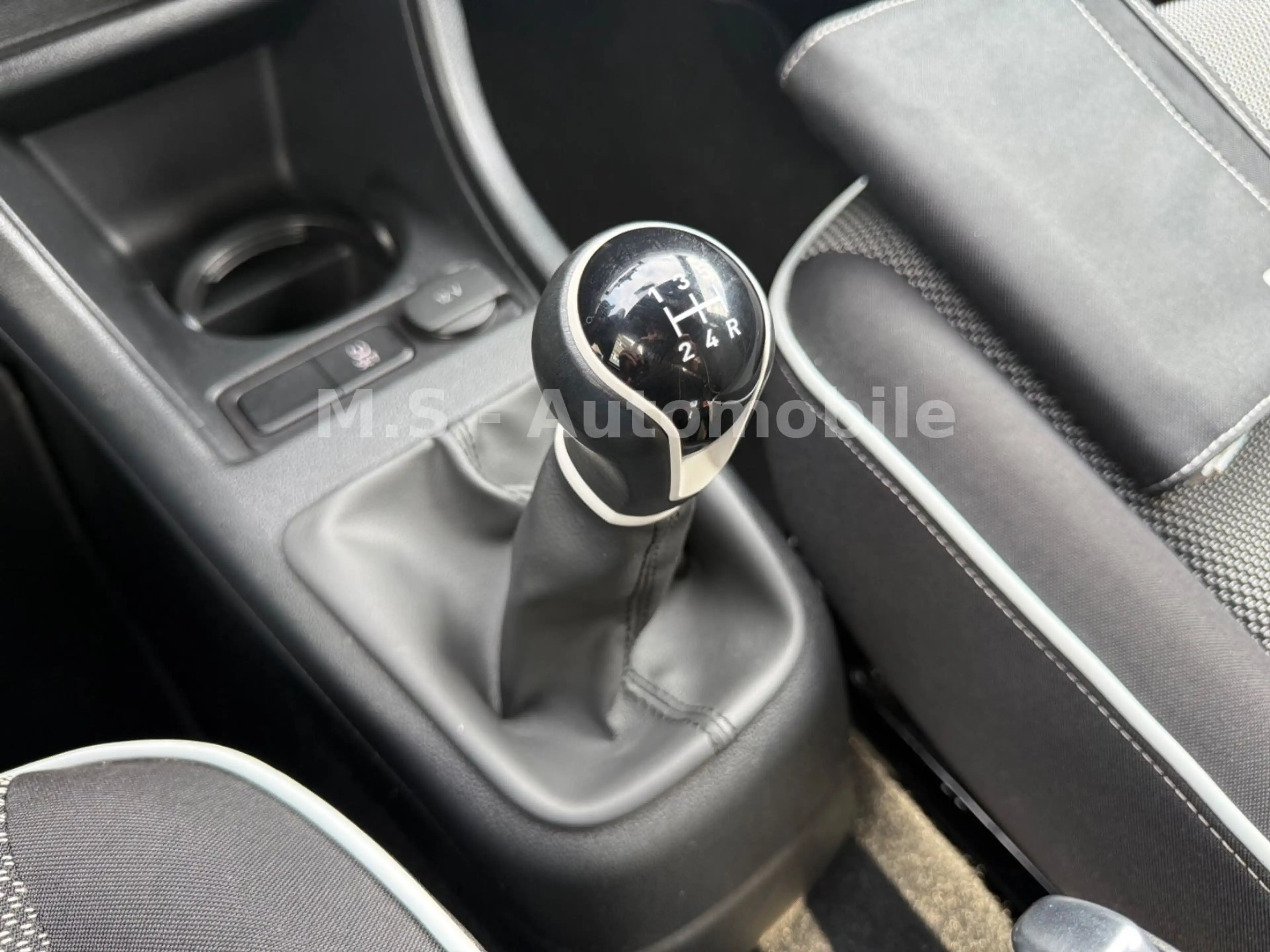 SEAT Mii 1.0 Chic*Klima*USB*Bluetooth* Isofix*5-Türer — photo 14