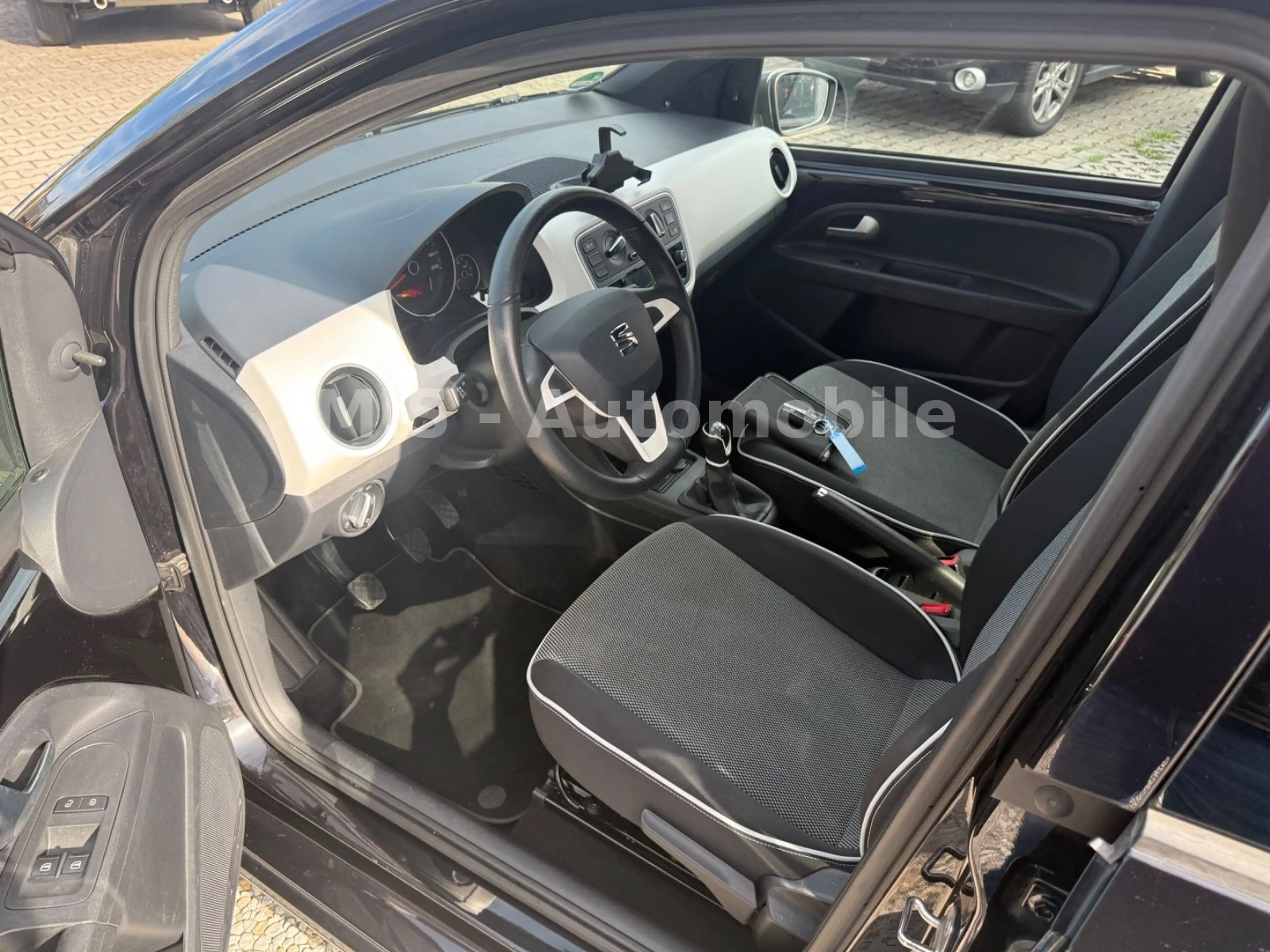 SEAT Mii 1.0 Chic*Klima*USB*Bluetooth* Isofix*5-Türer — photo 9
