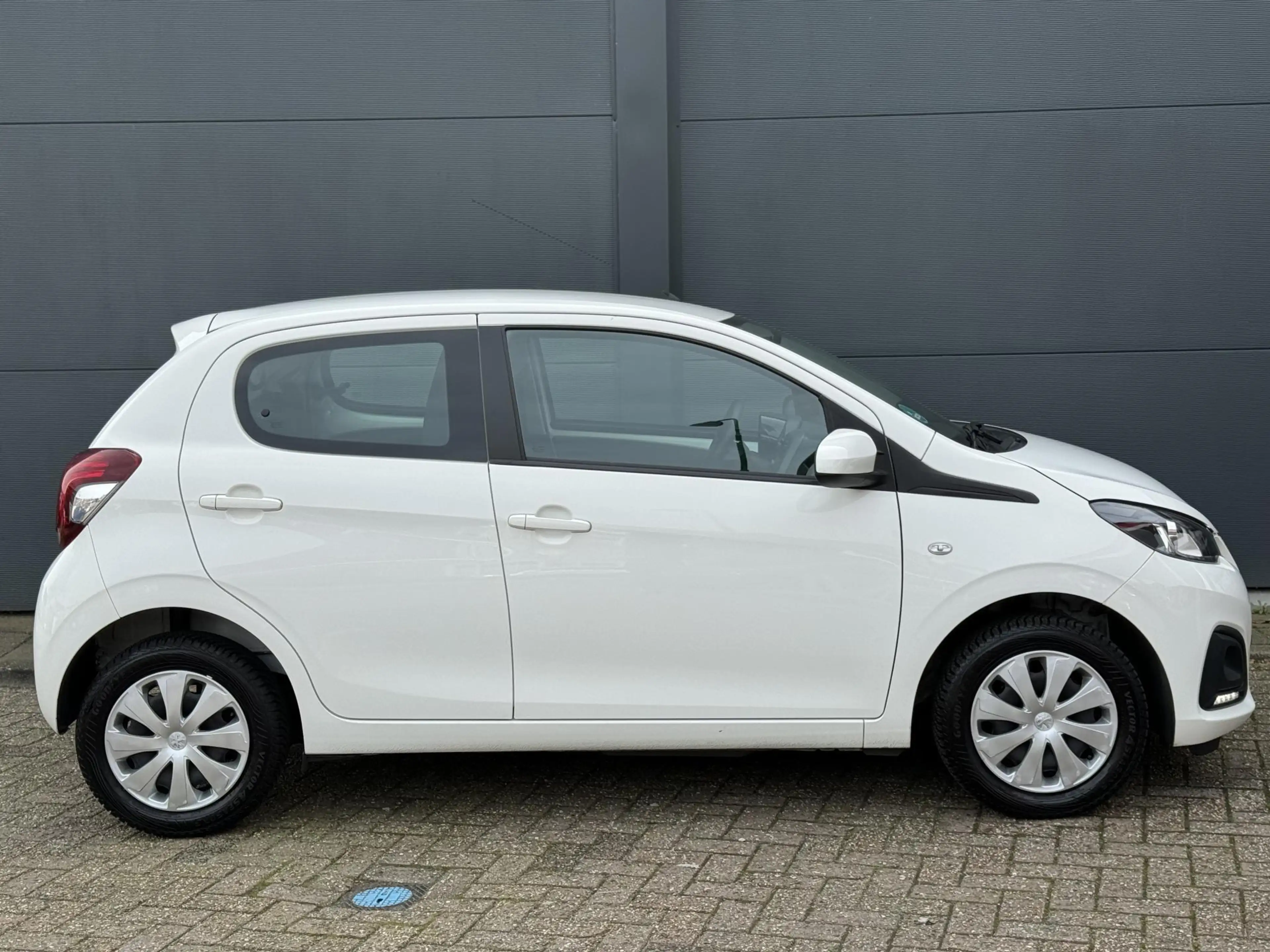 Peugeot 108 1.0 e-VTi Active / Geen Import / 100% Onderhoud — photo 5