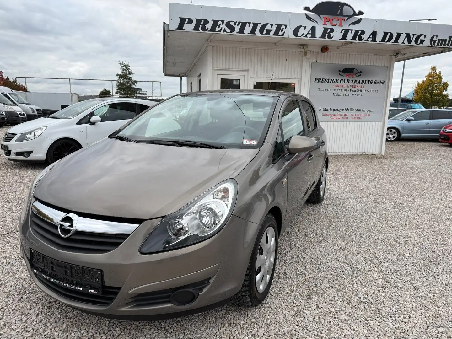 Opel Corsa D 1.4  Edition "111 Jahre" Brun - 1