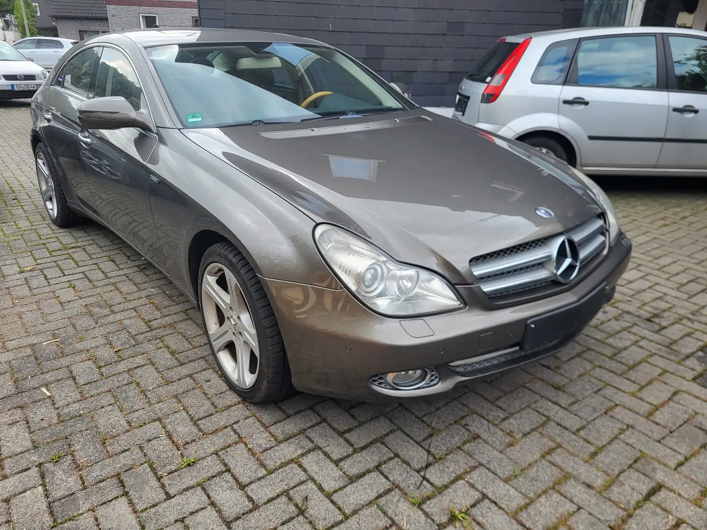 Mercedes-Benz CLS 350 CGI 7G-TRONIC AMG Editon Leider Grau - 2
