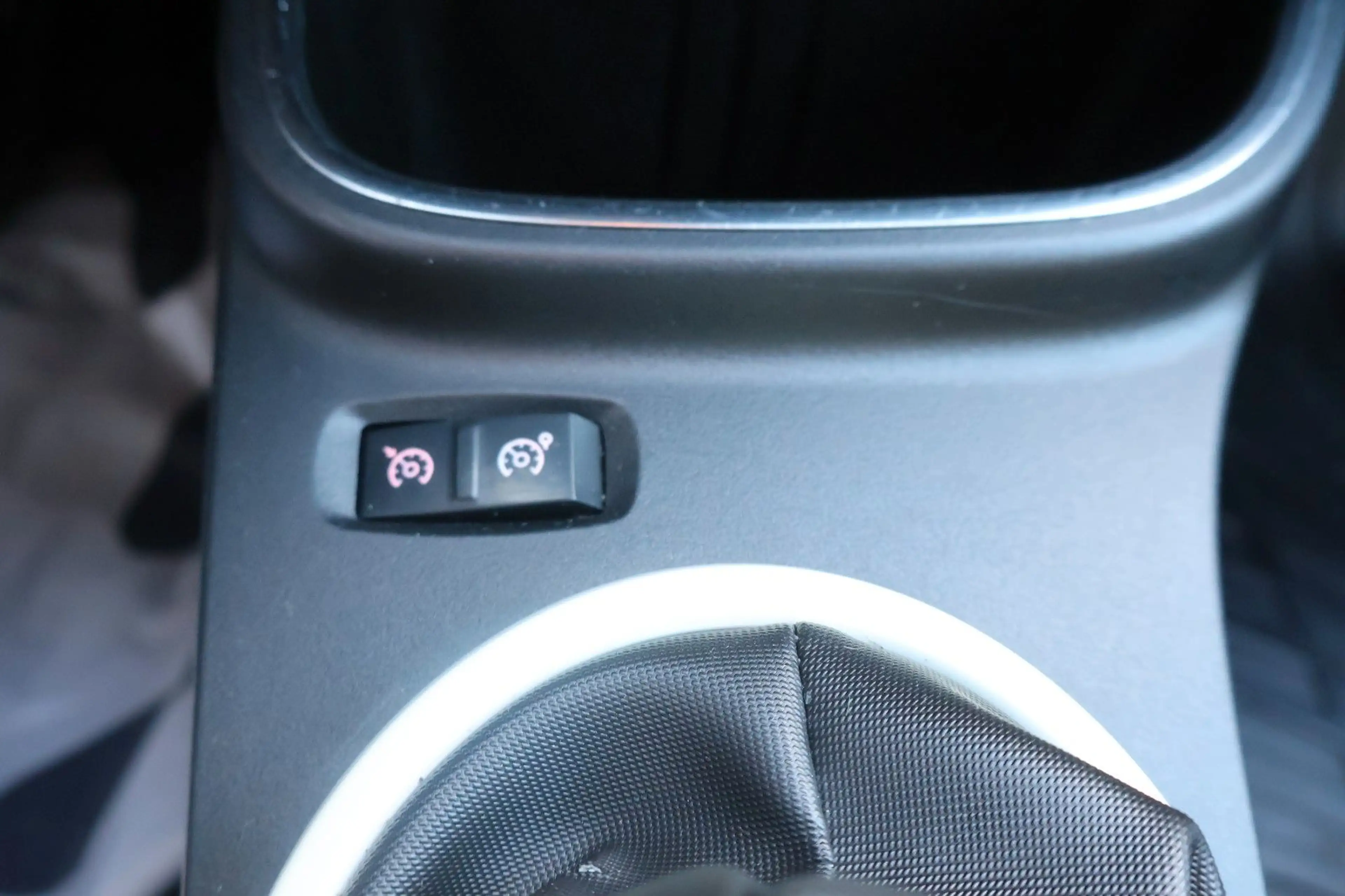 Renault Twingo Intens  Apple CarPlay/Tüv neu — photo 18