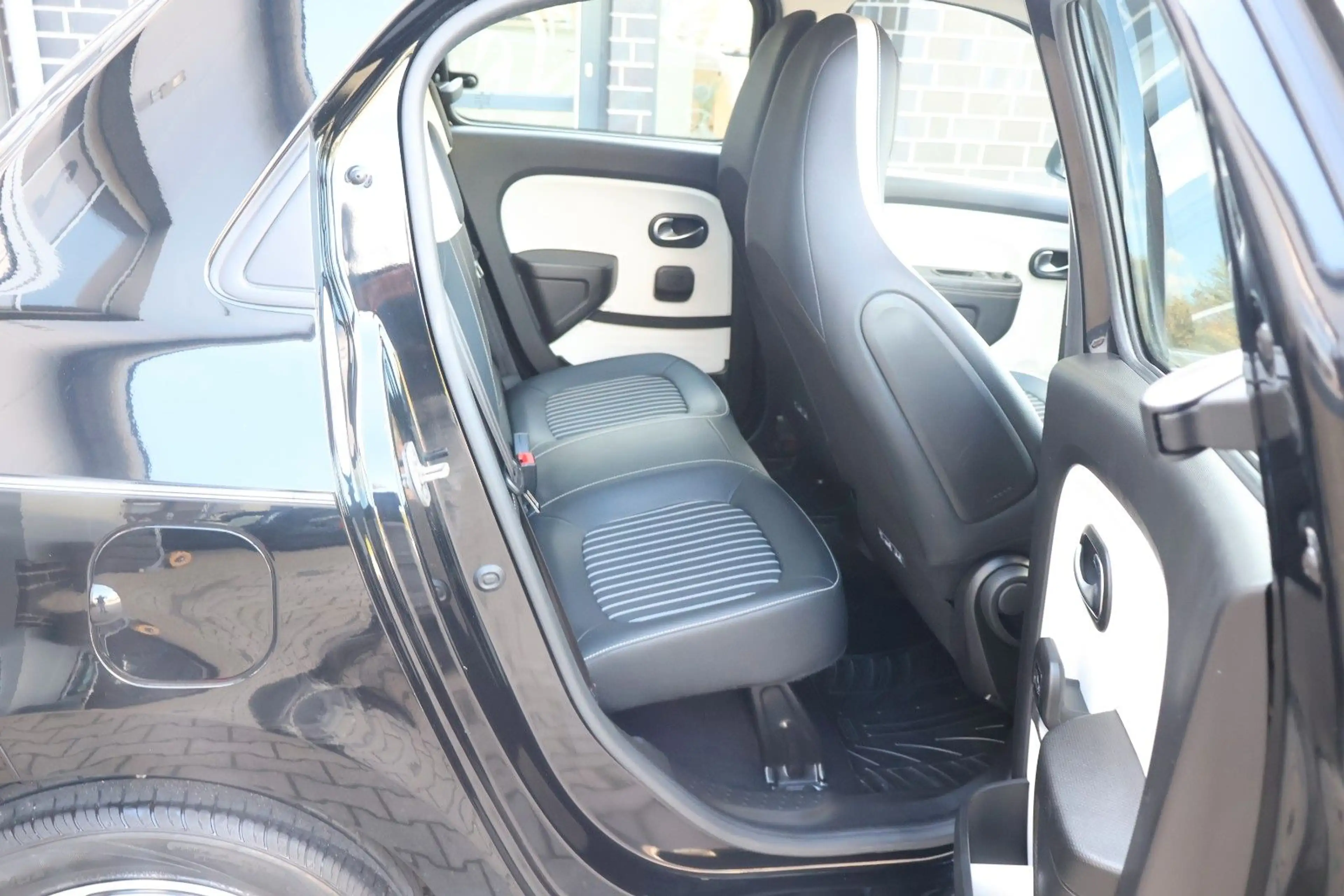 Renault Twingo Intens  Apple CarPlay/Tüv neu — photo 9