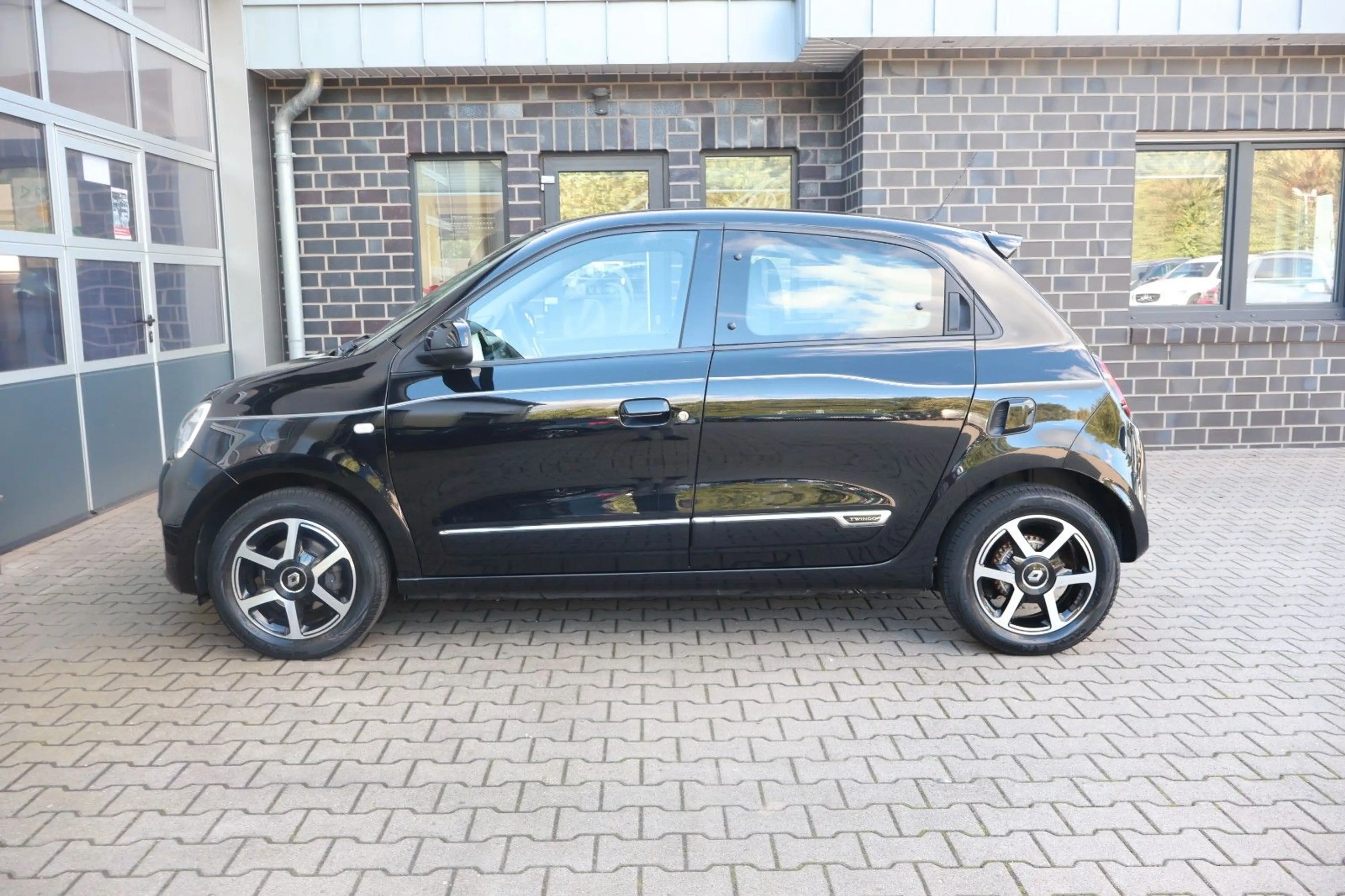 Renault Twingo Intens  Apple CarPlay/Tüv neu — photo 28
