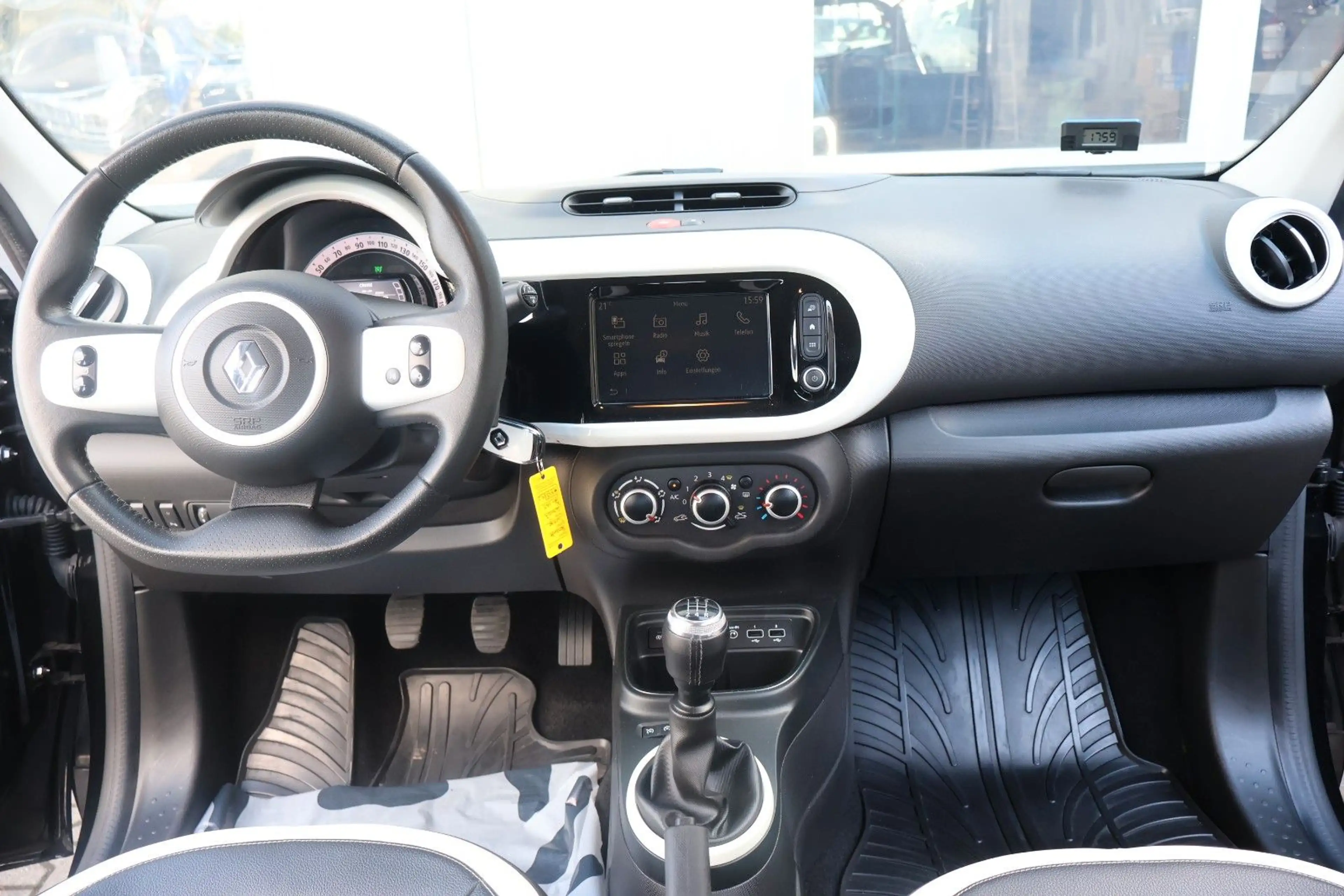 Renault Twingo Intens  Apple CarPlay/Tüv neu — photo 34