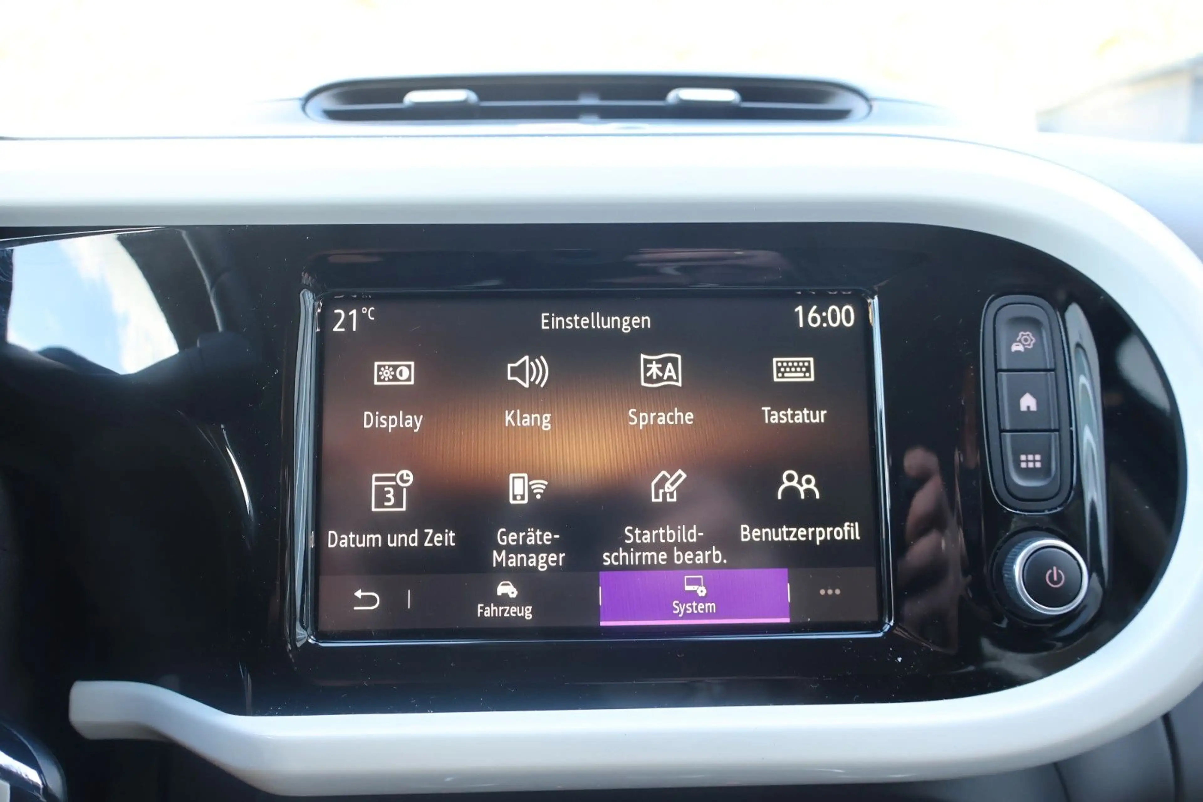 Renault Twingo Intens  Apple CarPlay/Tüv neu — photo 35