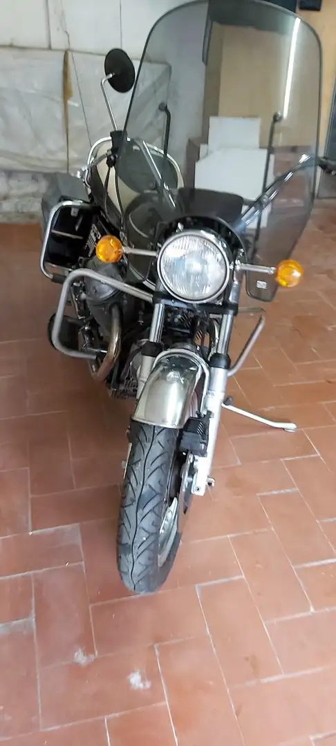 Moto Guzzi California 850 Schwarz - 1