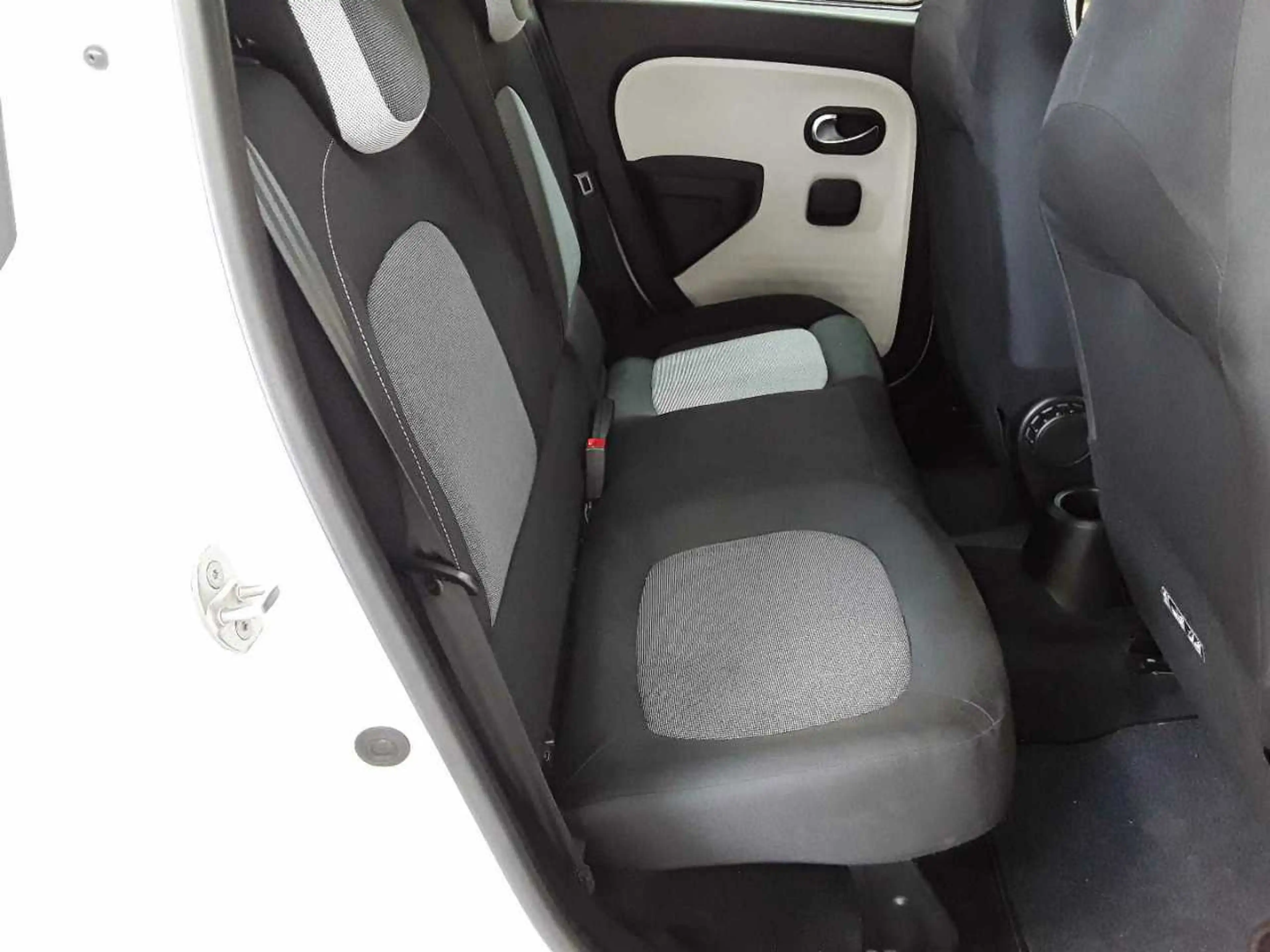 Renault Twingo Twingo Electric ZEN — photo 14