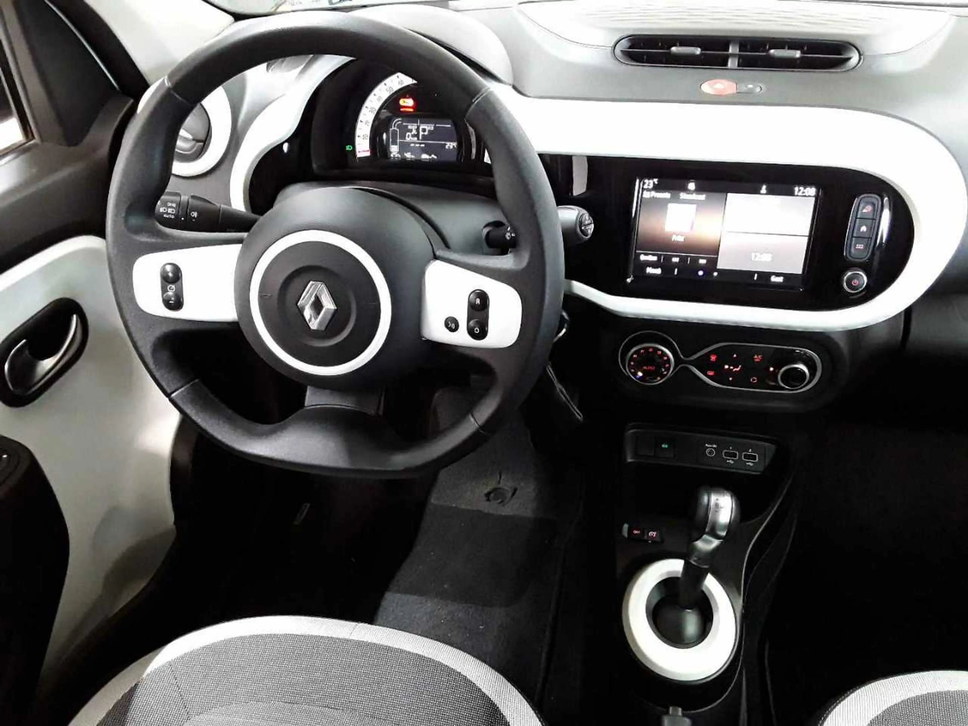 Renault Twingo Twingo Electric ZEN — photo 10