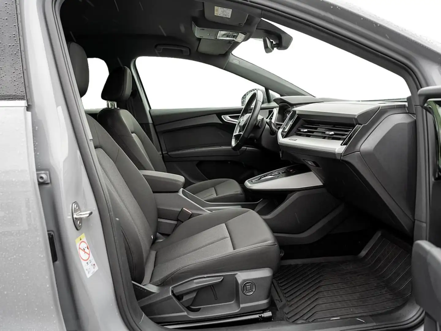 Audi Q4 e-tron 50 quattro AHK Matrix Kam ACC Navi Grau - 2