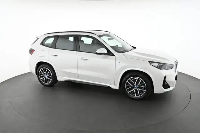 BMW X1 view 8
