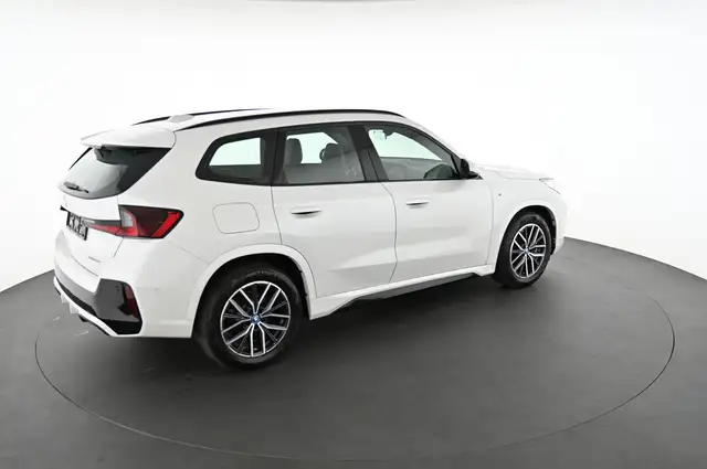 BMW X1 view 4