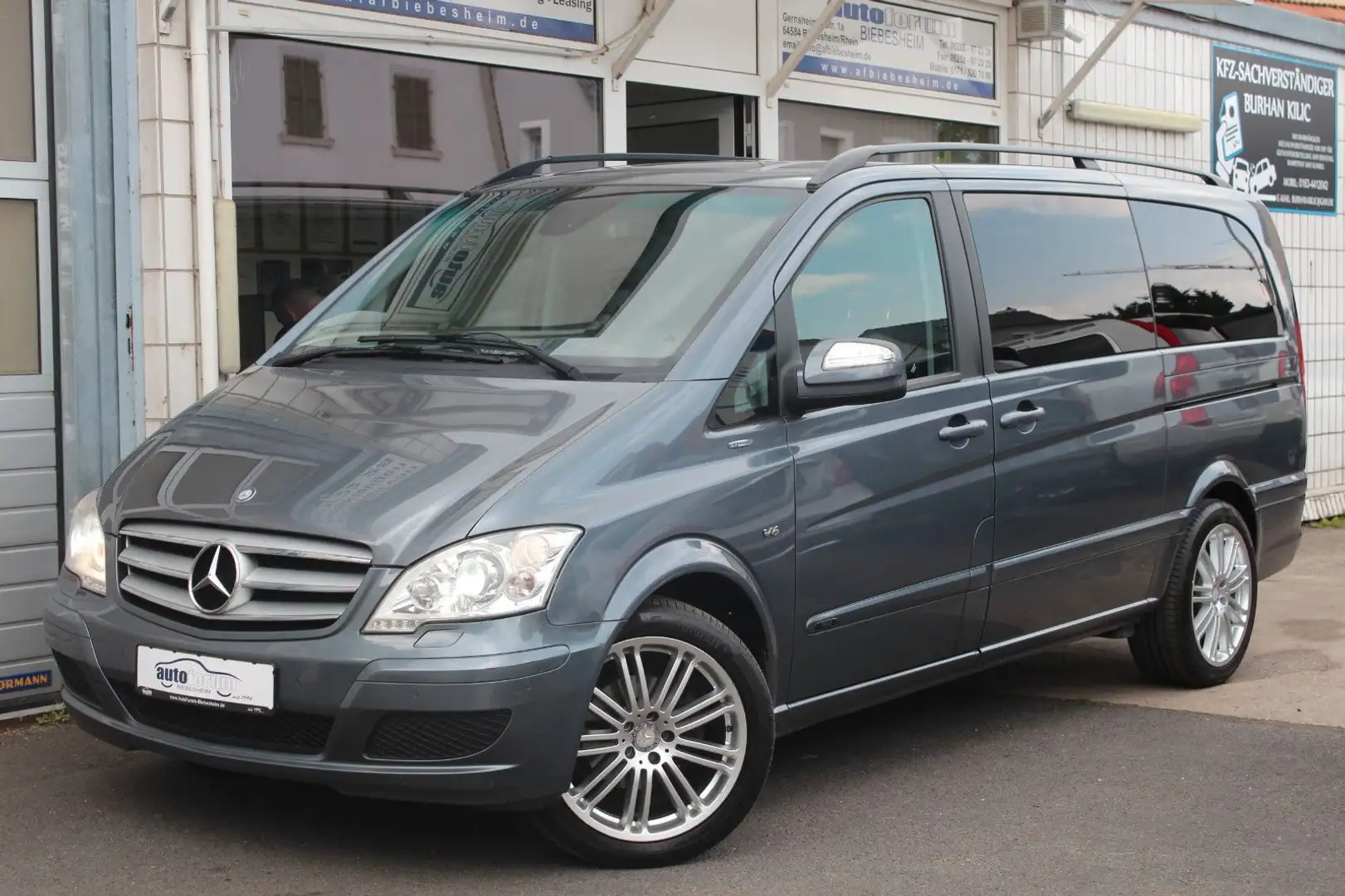 Mercedes-Benz Viano 3.0 CDI V6 lang Navi*Stndhzng*Xenon*AHK Grau - 2