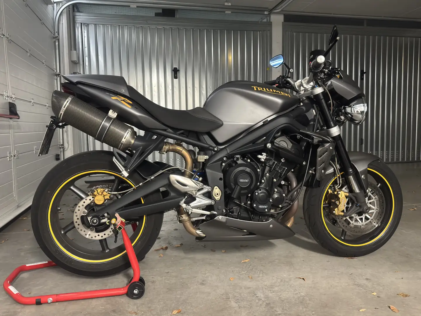 Triumph Street Triple R R - 1