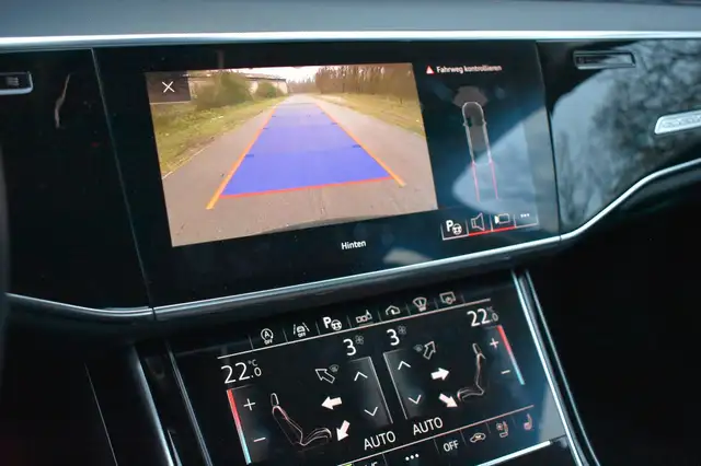 Audi A8 view 14