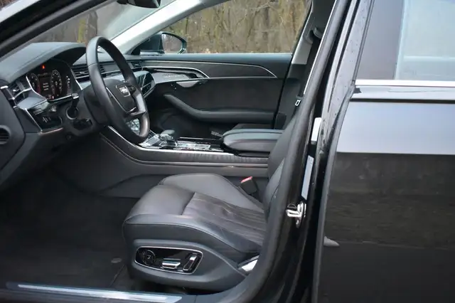 Audi A8 view 8
