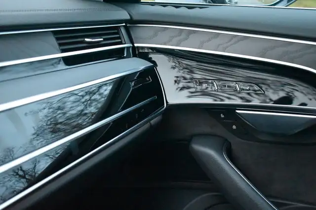 Audi A8 view 15