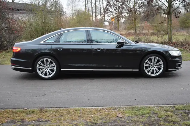 Audi A8 view 5