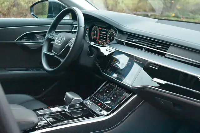 Audi A8 view 11