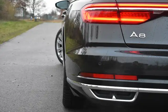 Audi A8 view 3