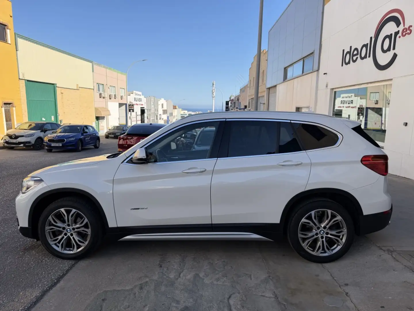 BMW X1 sDrive 18dA Business Blanco - 2