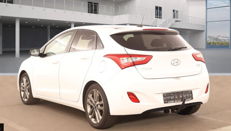 Hyundai i30 1.6 blue Passion Navi Kam. SHZ PDC Pano AHK — photo 4