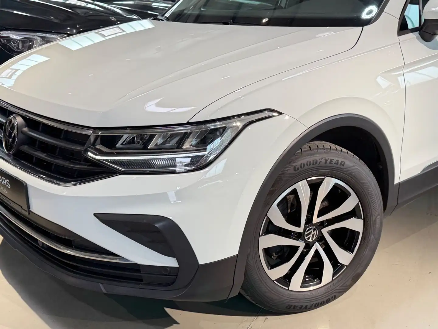 Volkswagen Tiguan Active*AHK*MWST*PDC*NAVI*LED* Blanco - 2