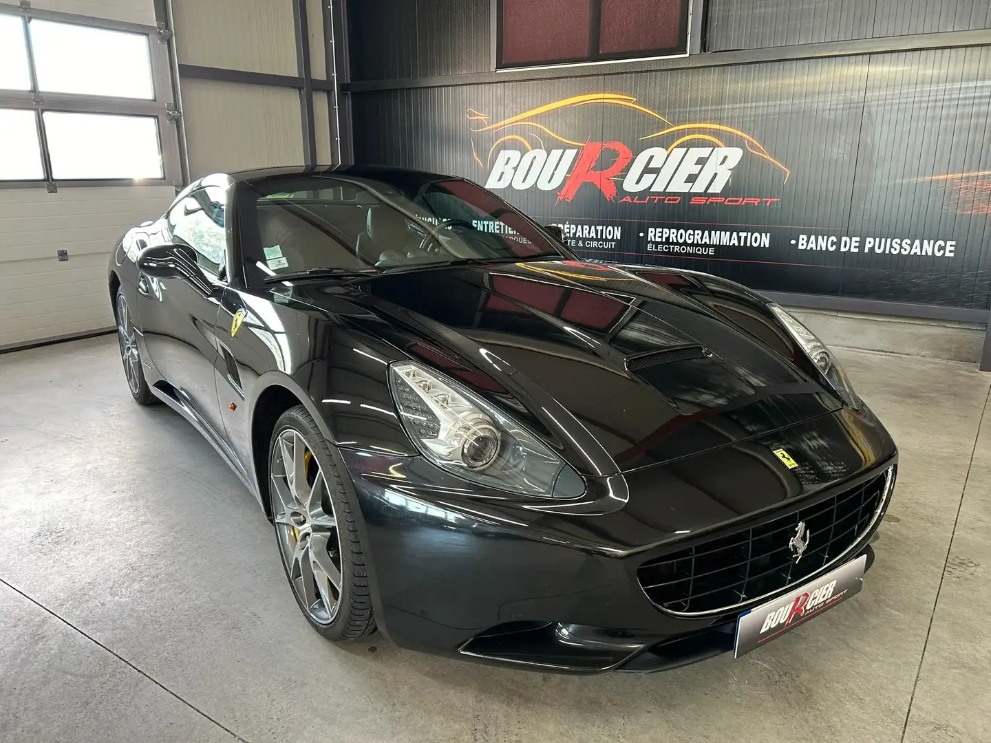 Ferrari California V8 4.3 460ch Noir - 2