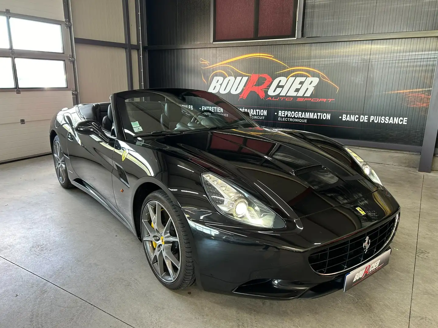 Ferrari California V8 4.3 460ch Noir - 1