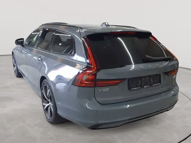 Volvo V90 view 5