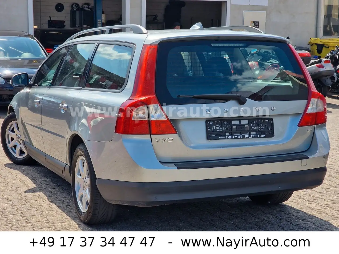 Volvo V70 Kombi Kinetic|1-Hd|Navi|Leder|Klima|Tempomat Argento - 2