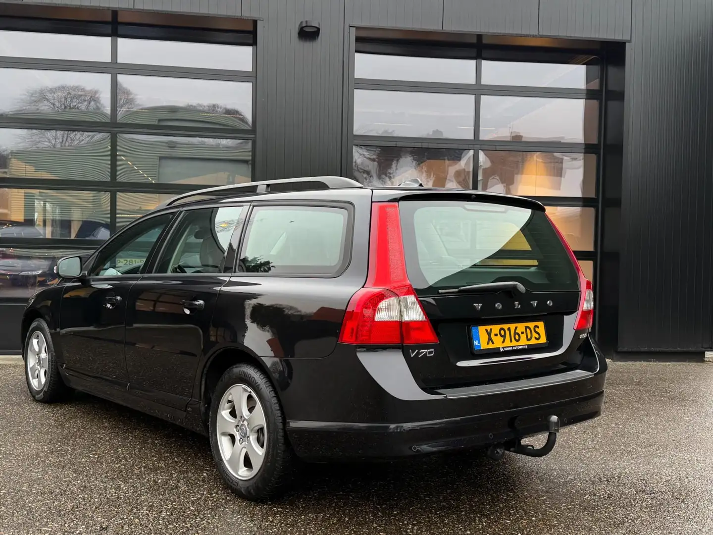 Volvo V70 2.0D Momentum Leer Trekhaak 173.000 km Noir - 2