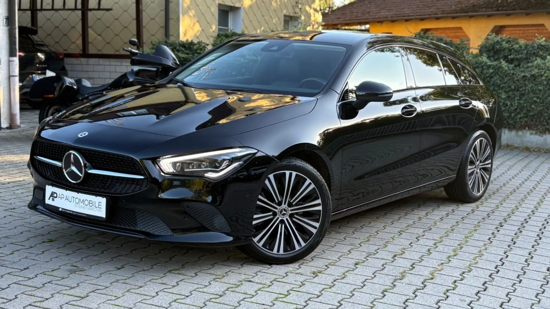 Mercedes-Benz CLA 220 d SB Multibeam/Ambiente/Kamera Noir - 1