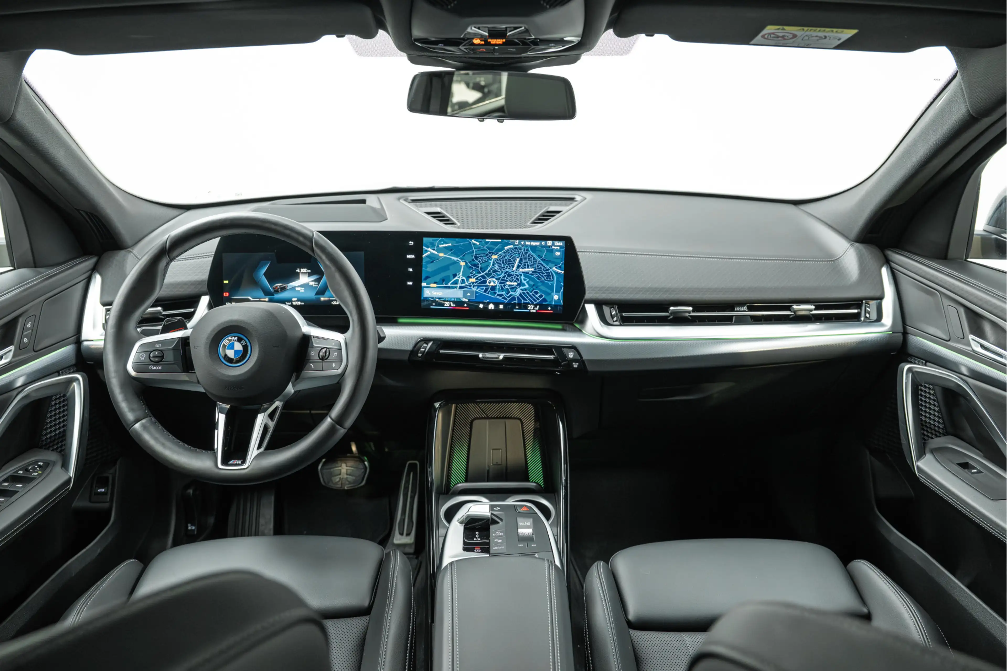 BMW iX2 xDrive30 High Executive M Sport / Sportstoelen / M — photo 3