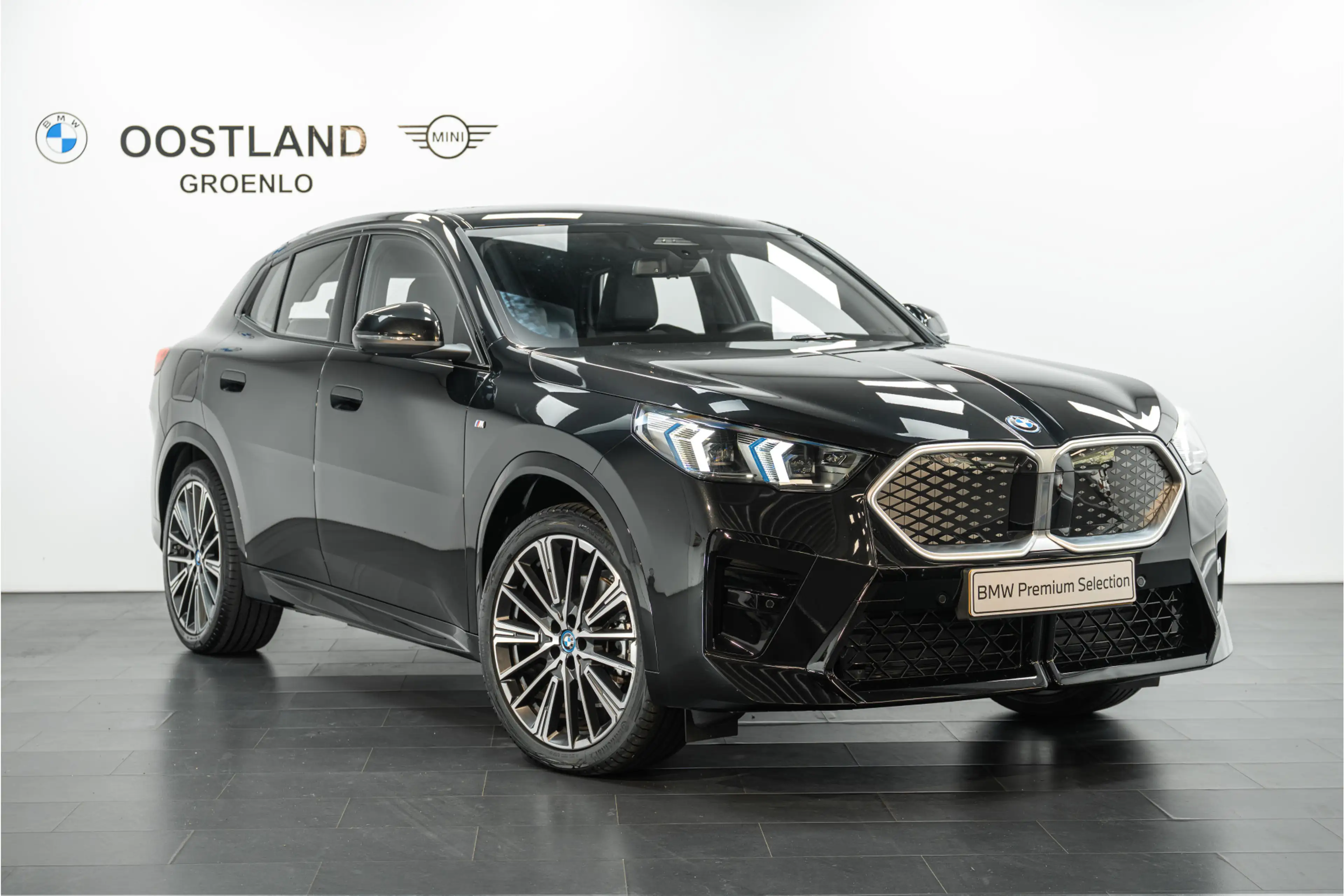 BMW iX2 xDrive30 High Executive M Sport / Sportstoelen / M — photo 5
