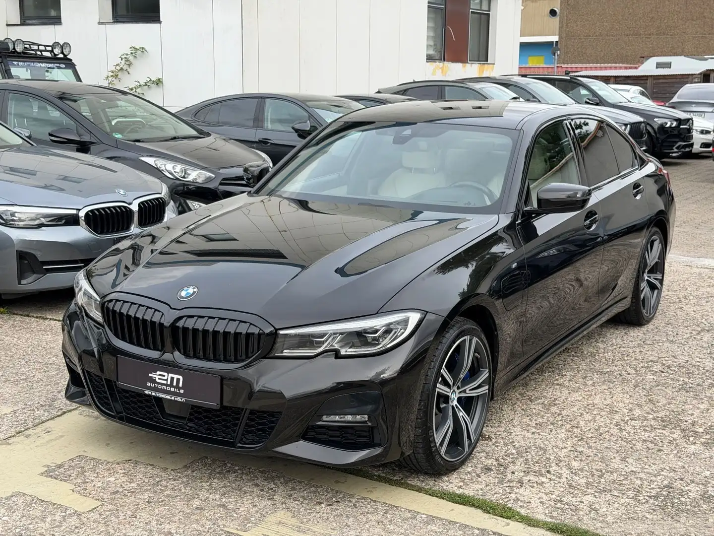 BMW 330 e M Sport Individual/Laser/Nappa/HUD/Memory Schwarz - 2