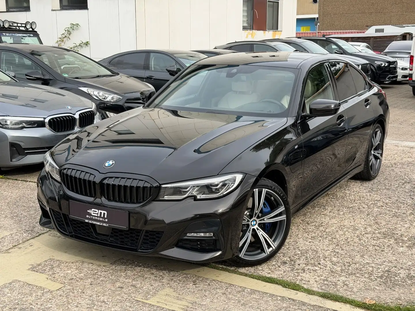 BMW 330 e M Sport Individual/Laser/Nappa/HUD/Memory Schwarz - 1