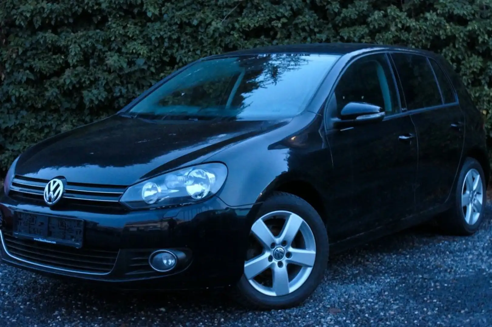 Volkswagen Golf 1.2 TSI 63 kW Style*Sitzheizung*PDC*5 Türig Negro - 2