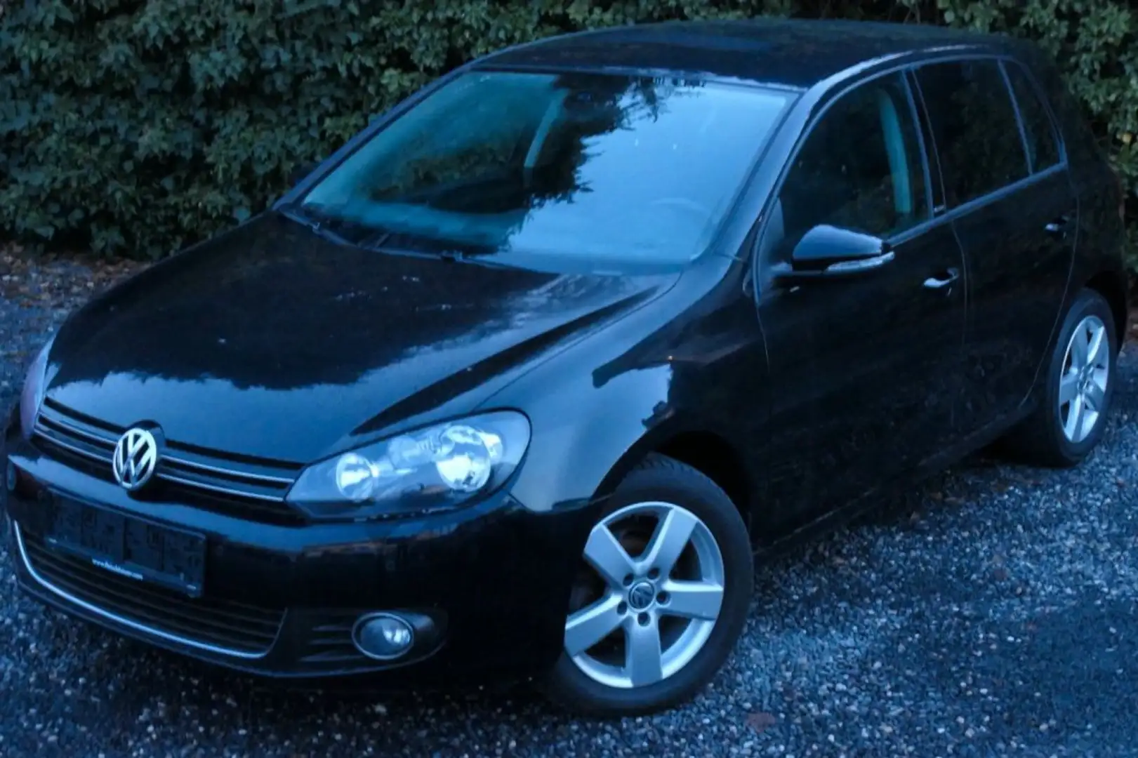Volkswagen Golf 1.2 TSI 63 kW Style*Sitzheizung*PDC*5 Türig Negro - 1