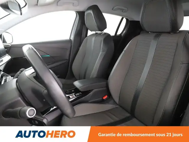 Peugeot 208 view 10