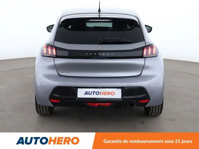 Peugeot 208 view 5