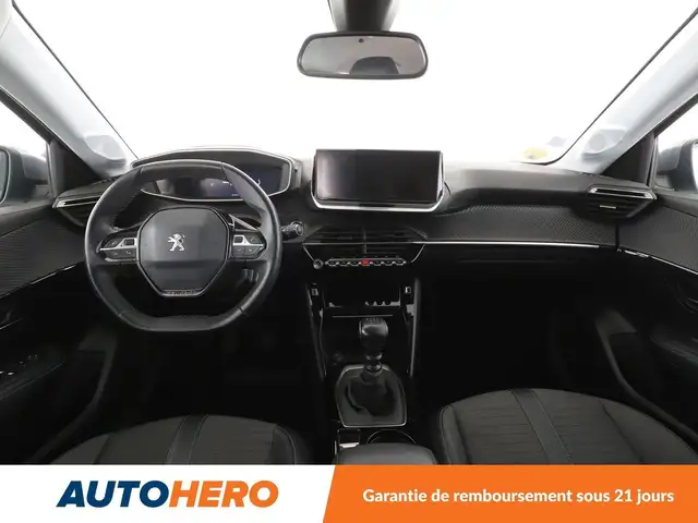 Peugeot 208 view 12